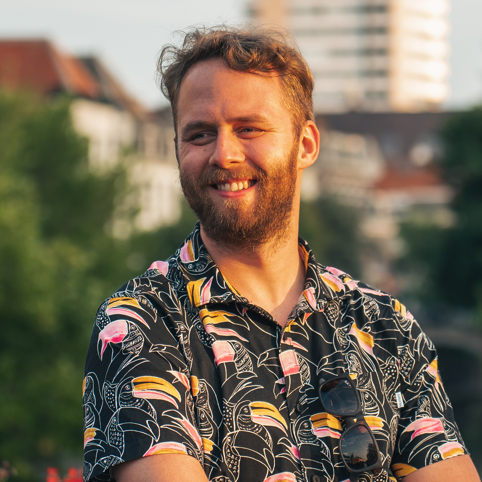 Een vrolijke portretfoto van de eigenaar van Verboon Productions